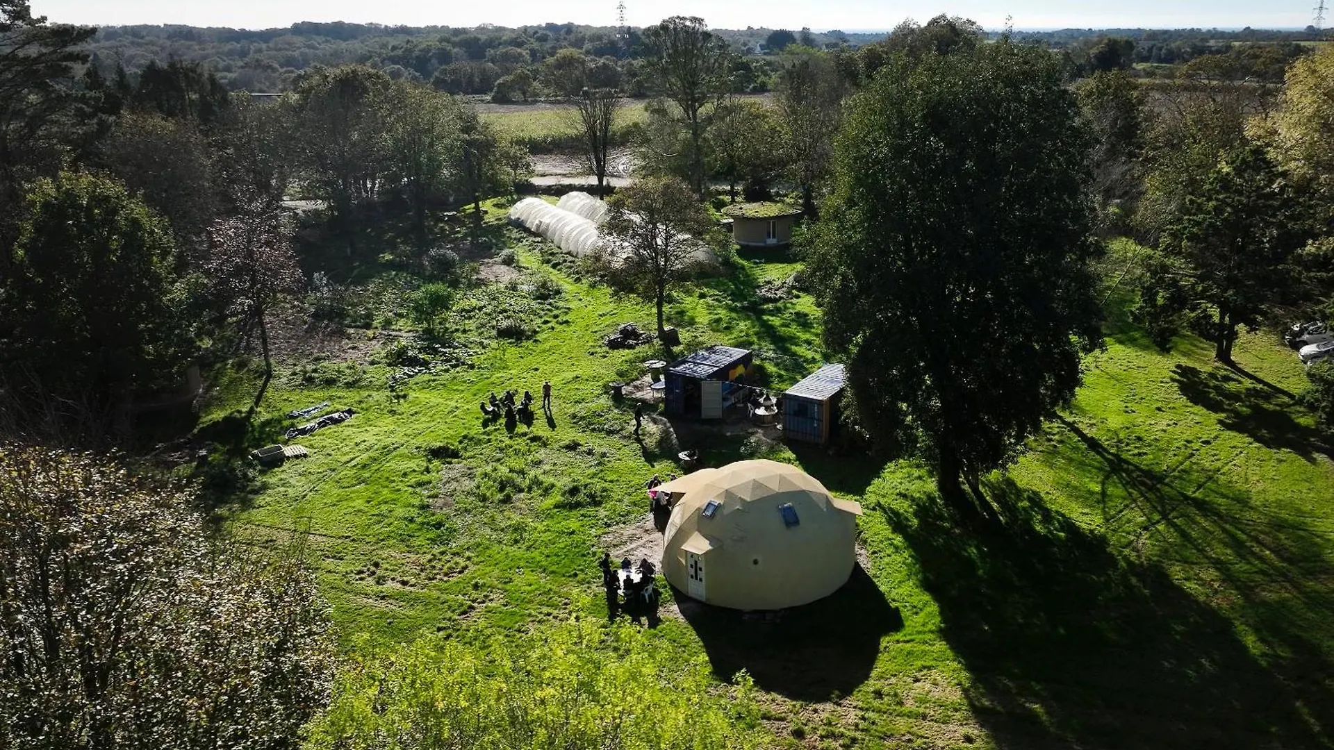Camping Eco-Touristique Et Tiers-Lieu Apprenant - Kerbouzier Melgven Parque de Campismo