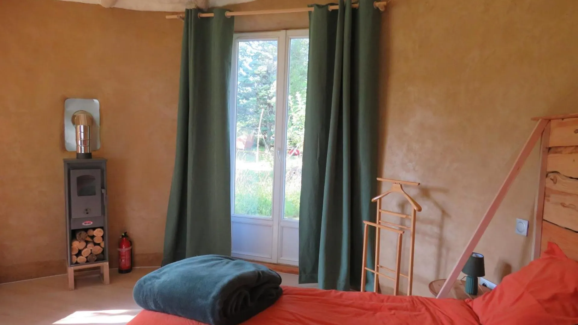 Camping Eco-Touristique Et Tiers-Lieu Apprenant - Kerbouzier Melgven 0*,  França